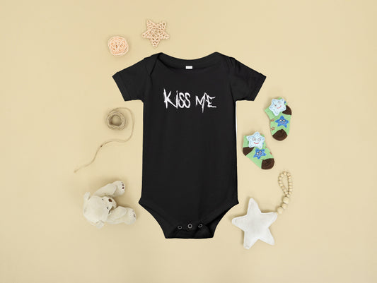KISS ME GOTH BABY